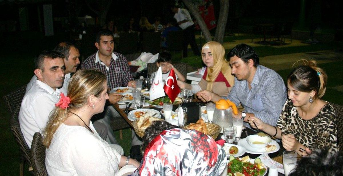 Kızılay İlçe Teşkilatı, İftar Yemeğinde Buluştu