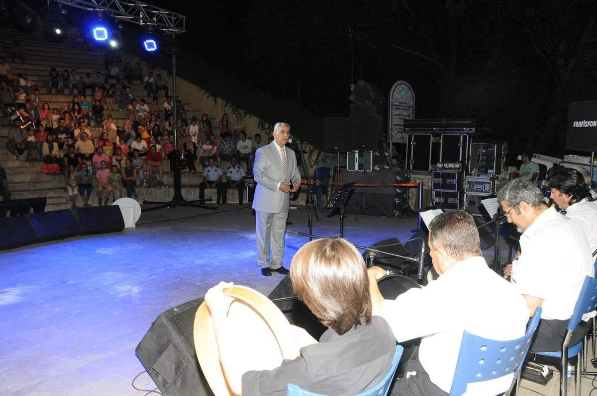 Manisa\'da Tasavvuf Müziği Konseri Beğeni Topladı
