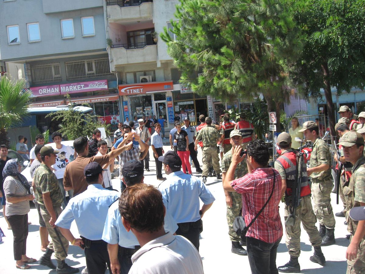 Samandağ\'da Sanığa Linç Girişimi