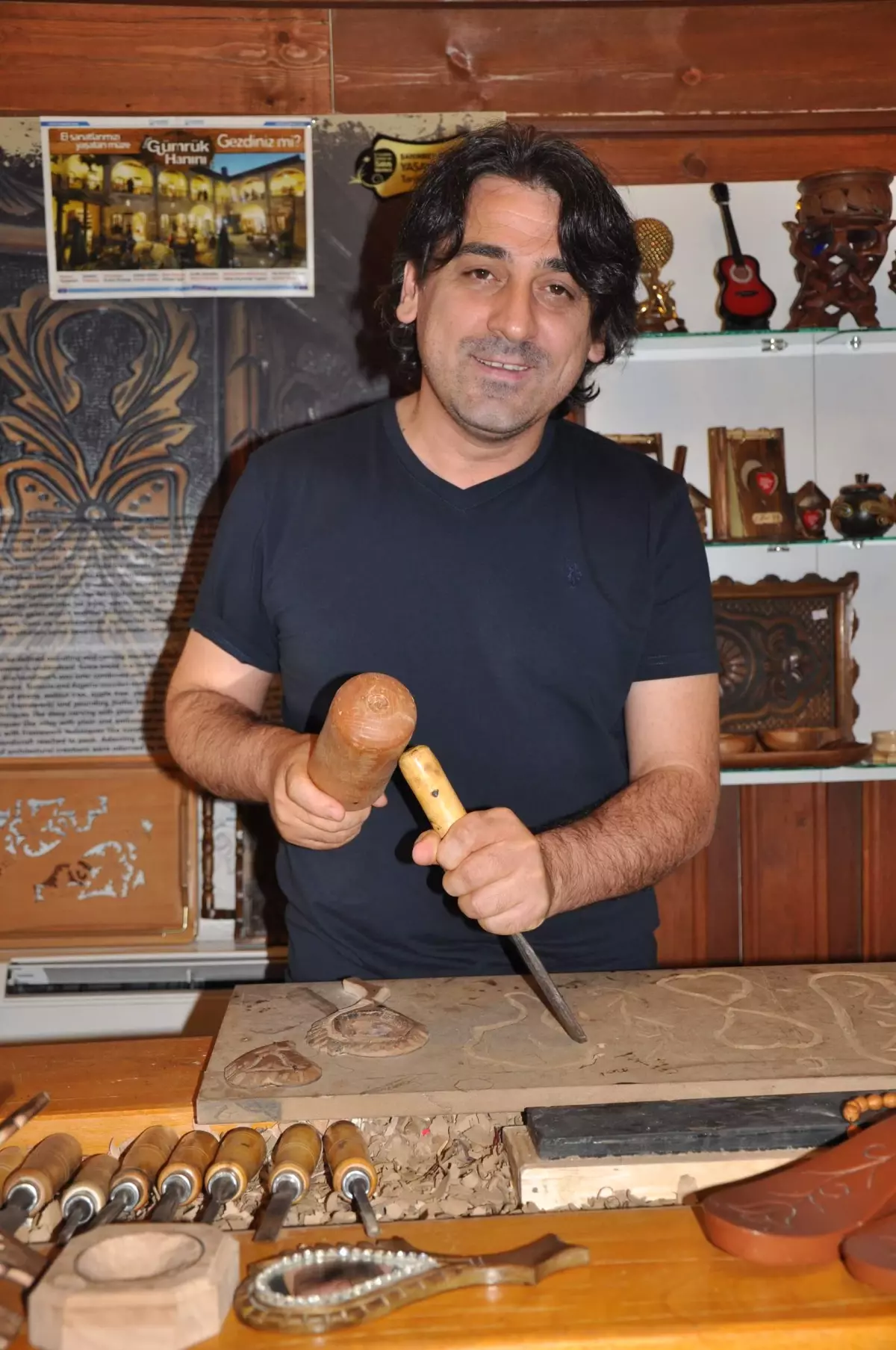 Sanatçı Eşref Ziya Terzi Gümrük Hana ve Savaş Müzesine Hayran Kaldı