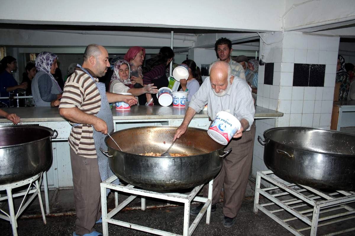Sivrihisar İslami İlimler Vakfı Aşevi 26. Gurur Yılını Yaşıyor