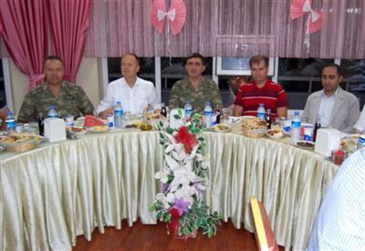 Tatvan Kaymakamlığı\'ndan İftar Yemeği