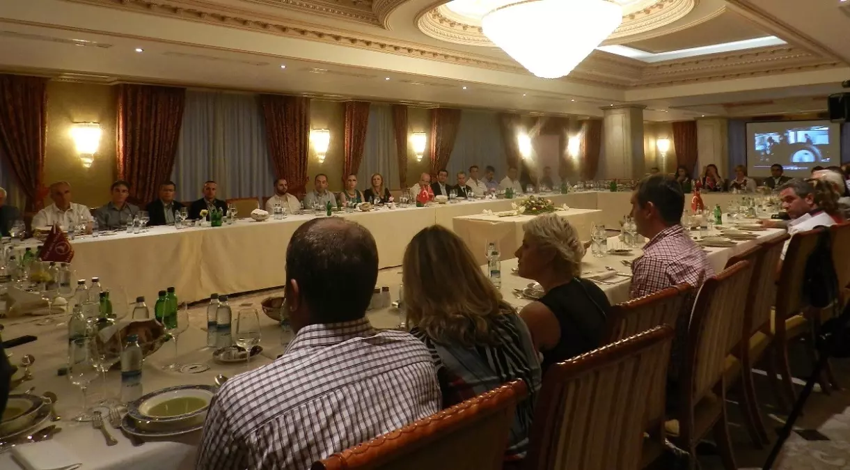 THY\'den Kosova\'da Geleneksel İftar Yemeği