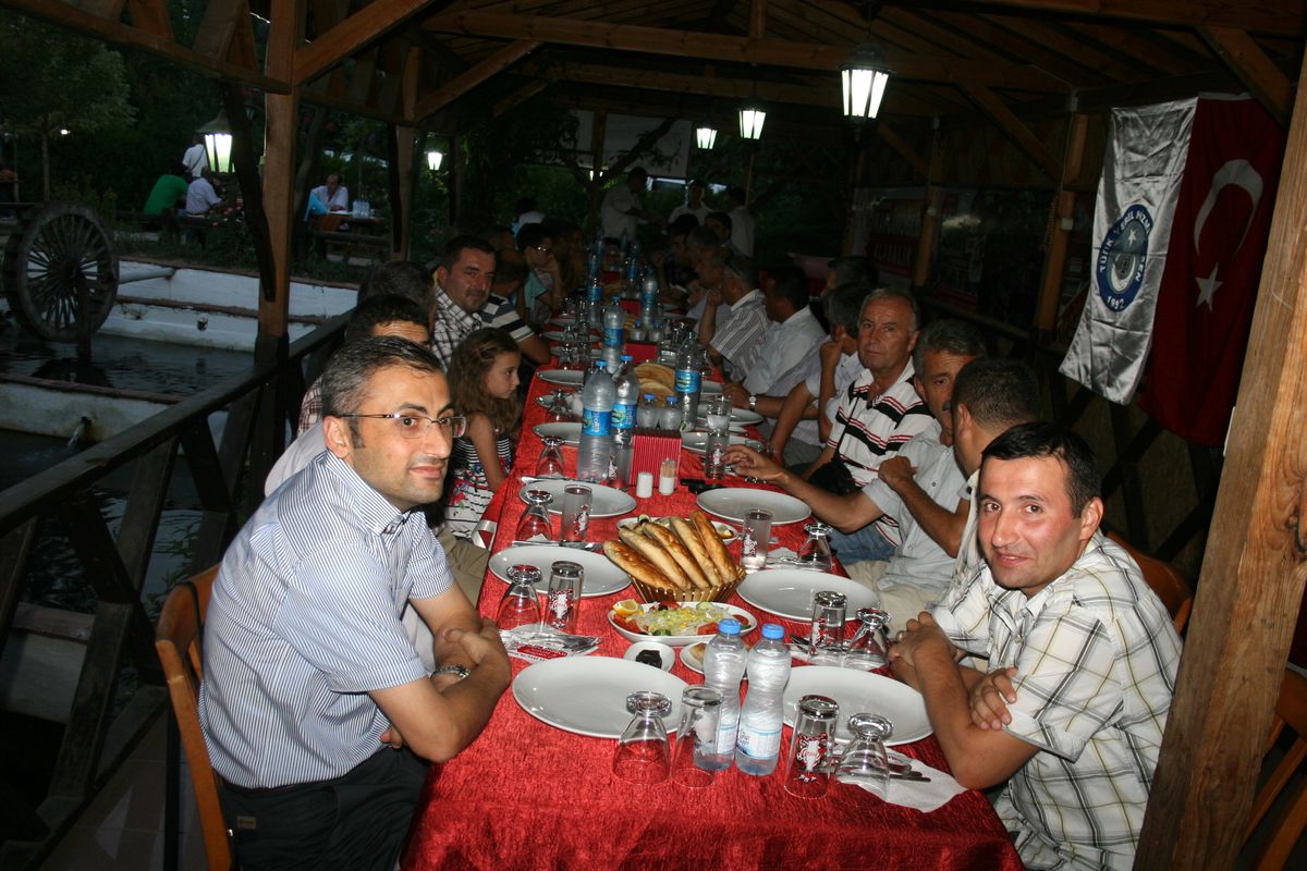 Türk Yerel Hizmet Sen\'den Üyelerine İftar