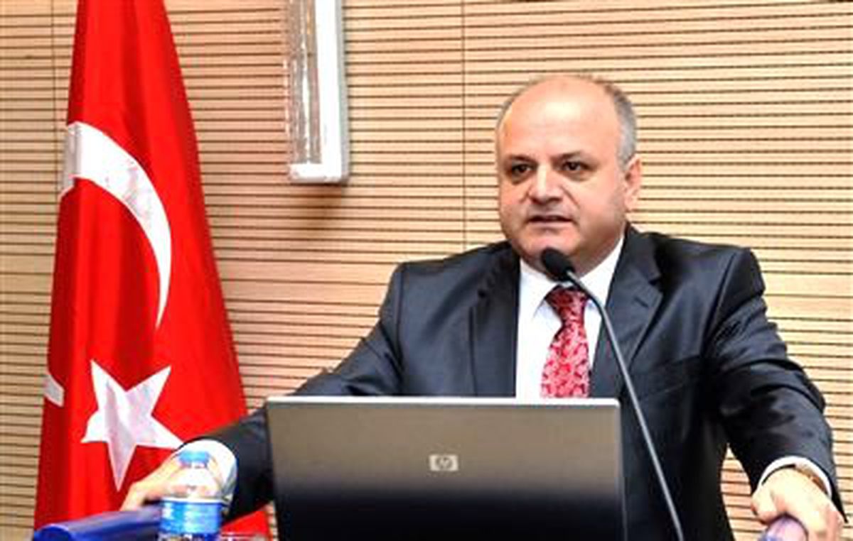 Uşak Valisi Özdemir Çakacak, Kırşehir Valiliği\'ne Atandı