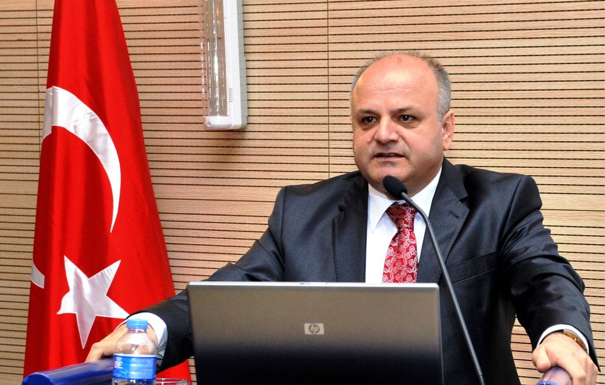 Uşak Valisi Özdemir Çakacak Kırşehir Valiliğine Atandı