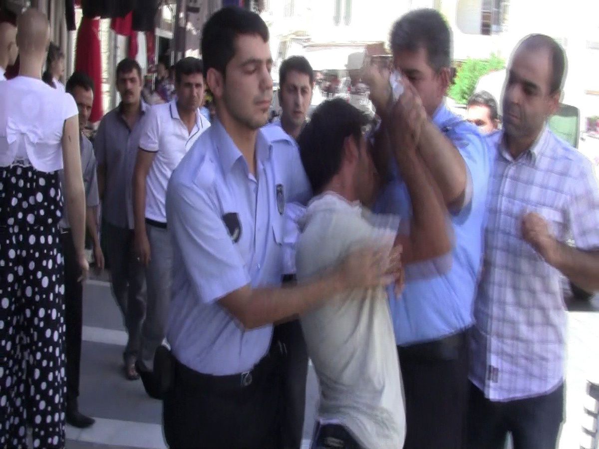Zabıtaya Küfür Etti Ortalık Karıştı
