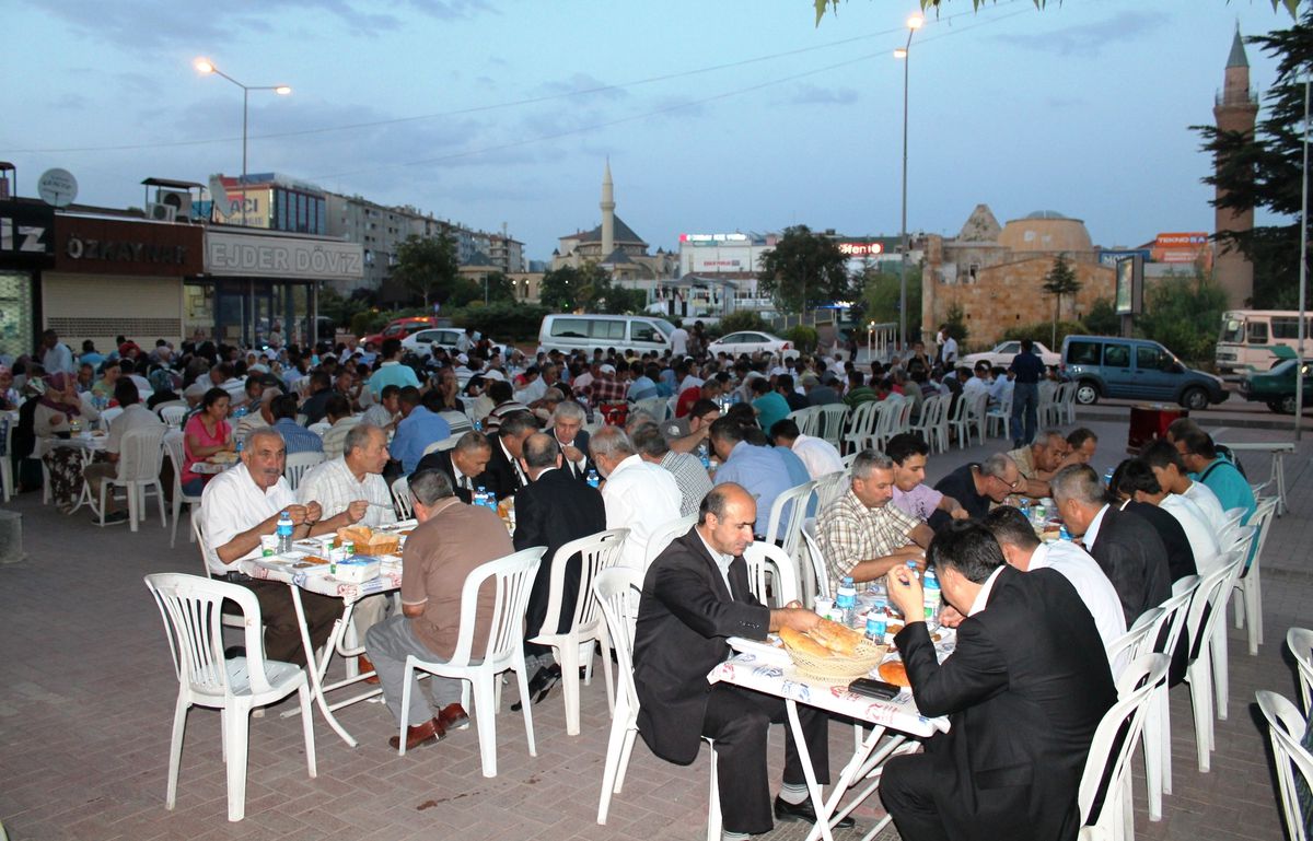Ahi Pilavı Yerini Ahi İftarına Bıraktı