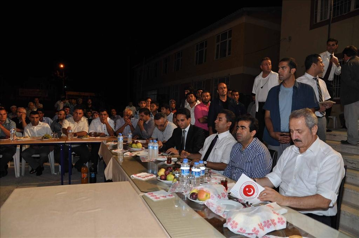 Bakan Çağlayan Gülnarlılarla Bir Araya Geldi