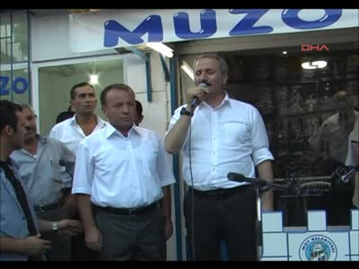 Bakan Çağlayan Yemek Dağıttı "Bakan Çağlayan, Şehit Evini Ziyaret Etti" Haberine Ek