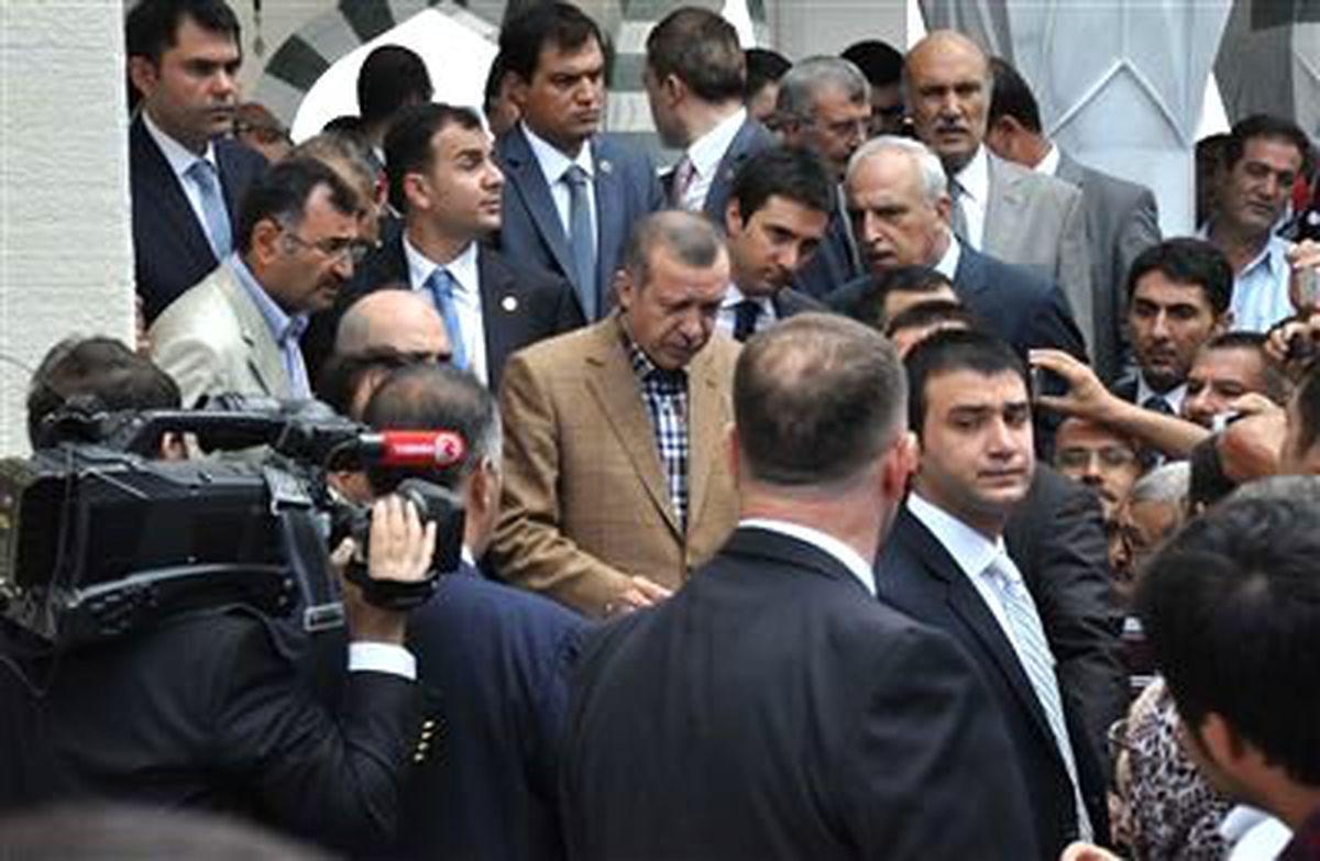 Başbakan Erdoğan Hz. Ali Camii\'ni Ziyaret Etti