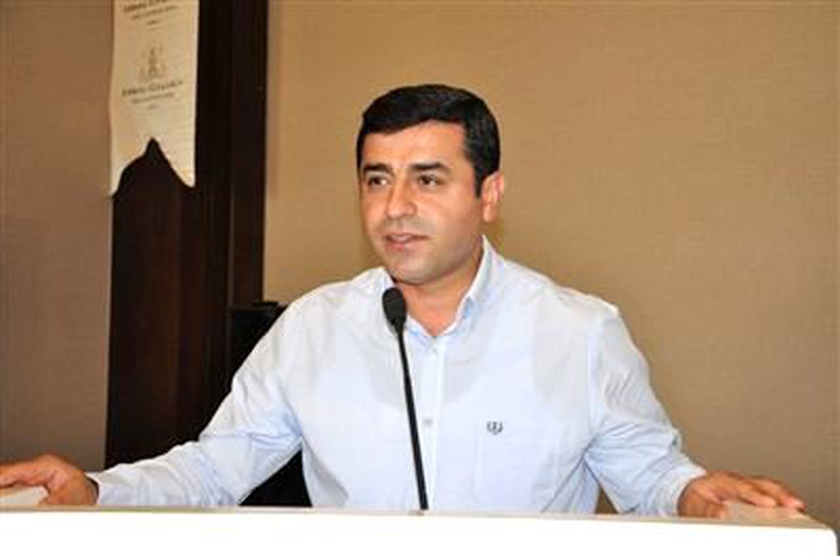 Demirtaş: Askeri Seçeneği Askıya Alın