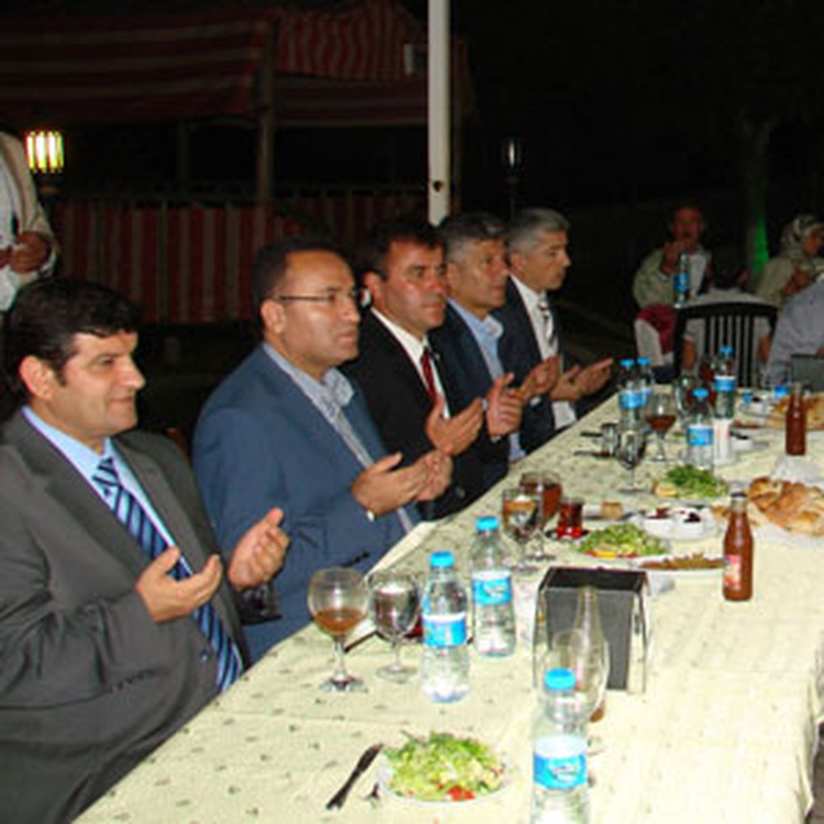 Bozdağ, Şehit Aileleriyle İftar Yaptı