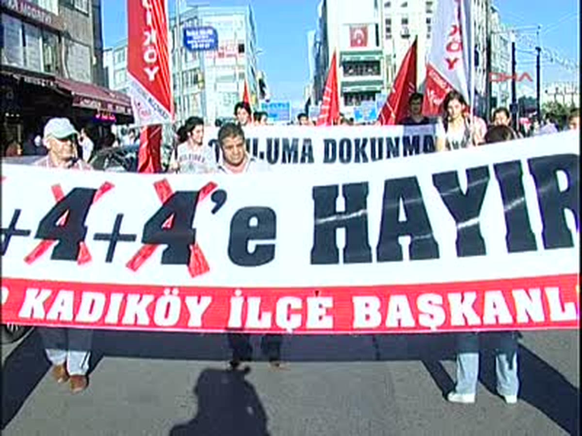 CHP\'den 4+4+4 Protestosu