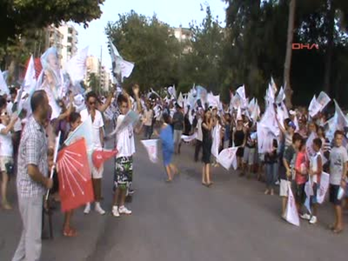 CHP Lideri Kemal Kılıçdaroğlu Mersin\'de )