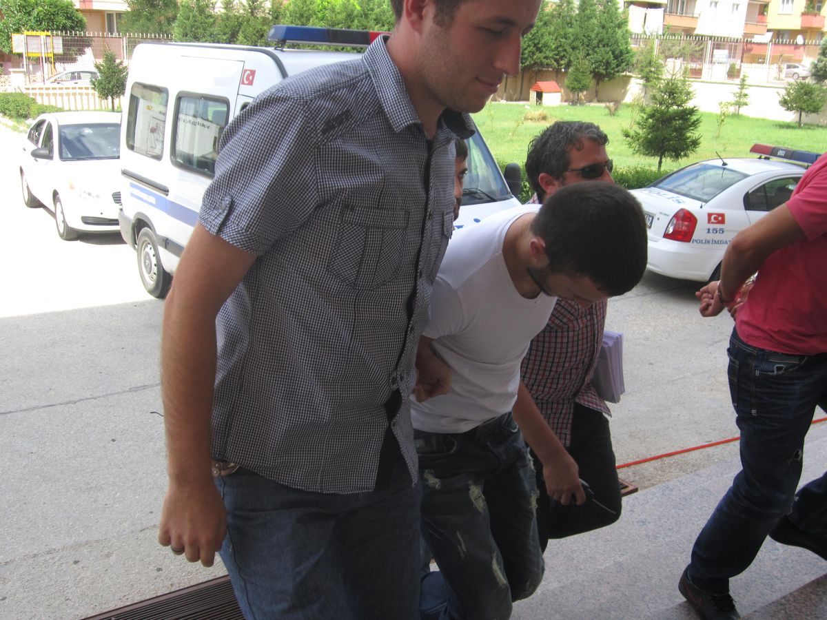 Evlerden Hırsızlık Zanlısı Tutuklandı