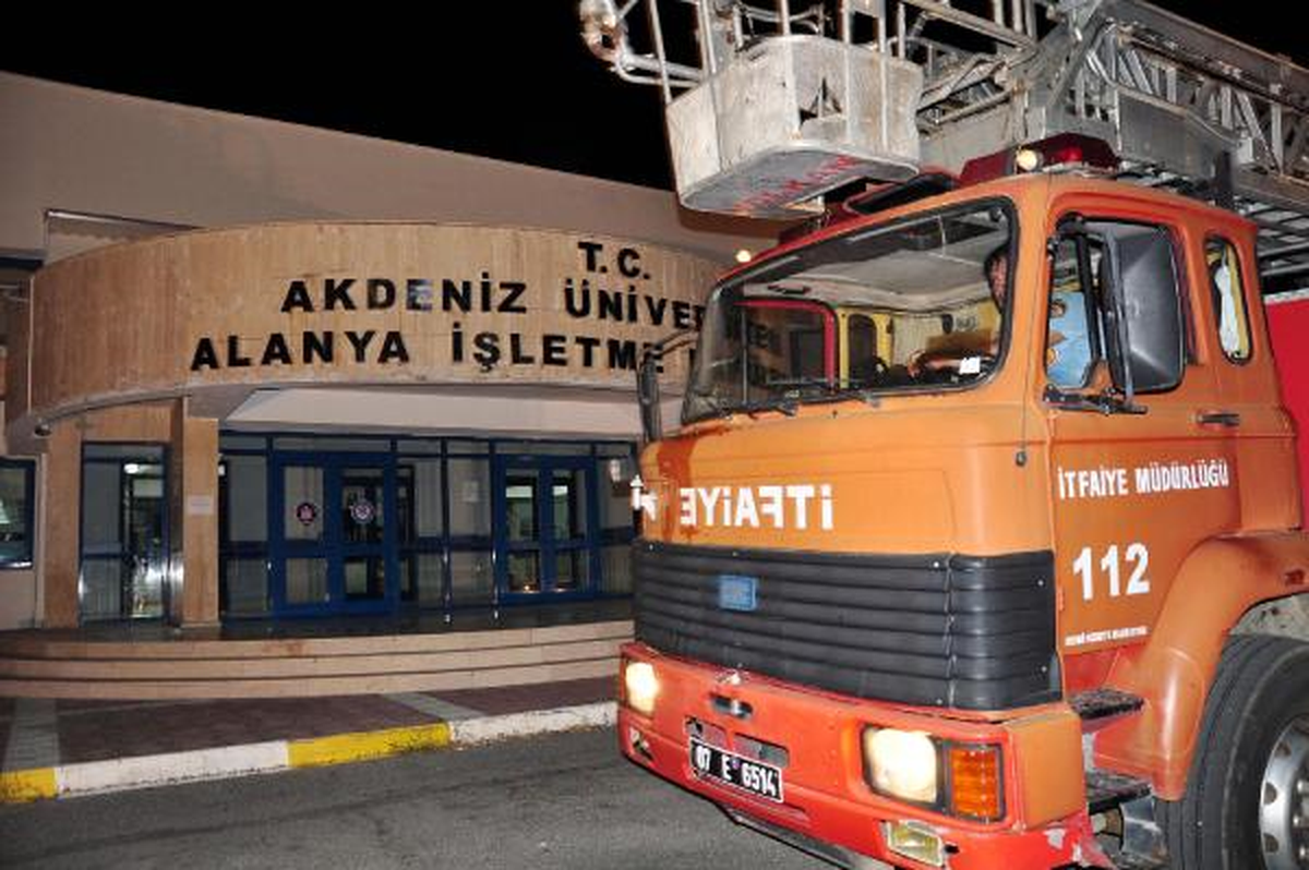 Fakültedeki Yangın Korkuttu