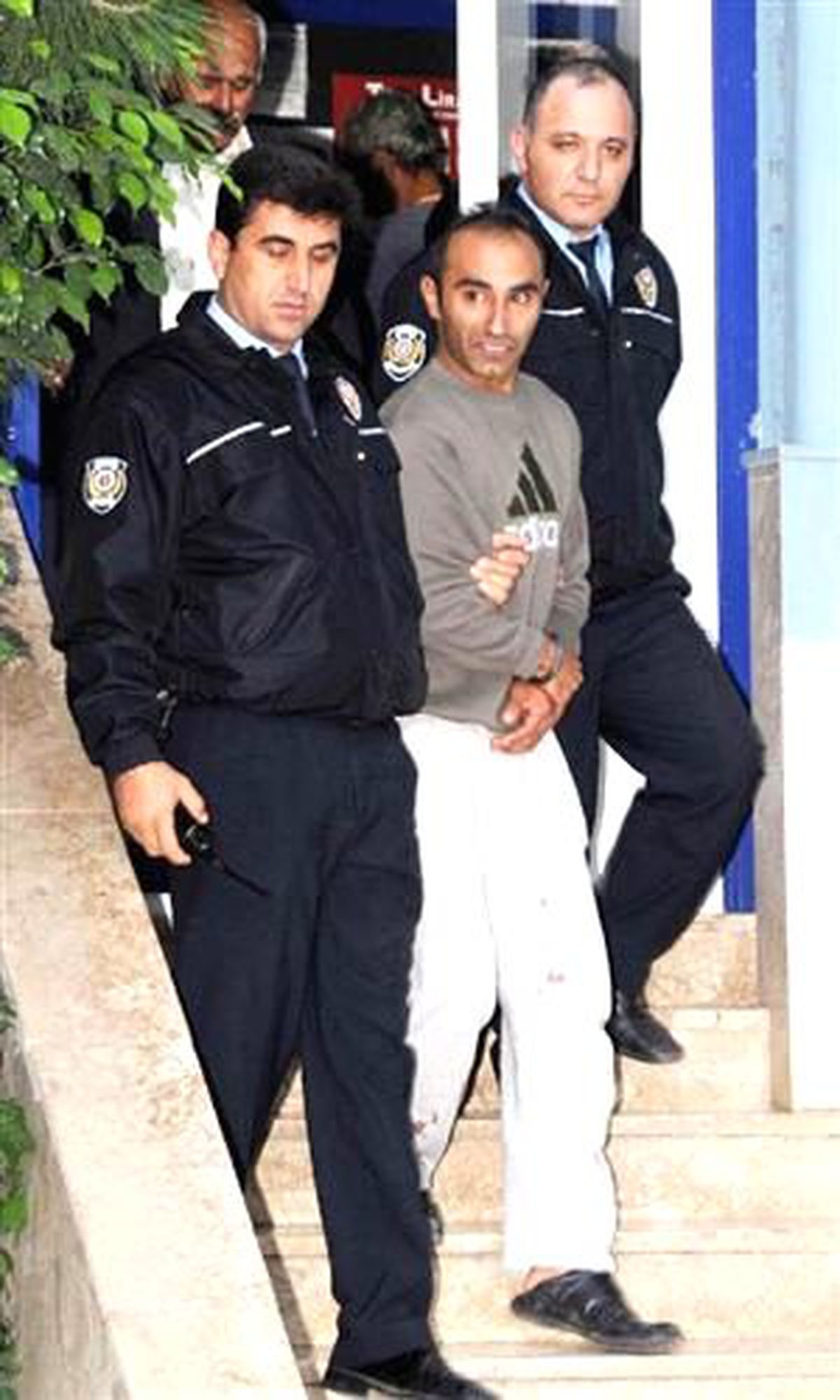 Hamile Eşini Öldürdü, Tahrik Var Dendi