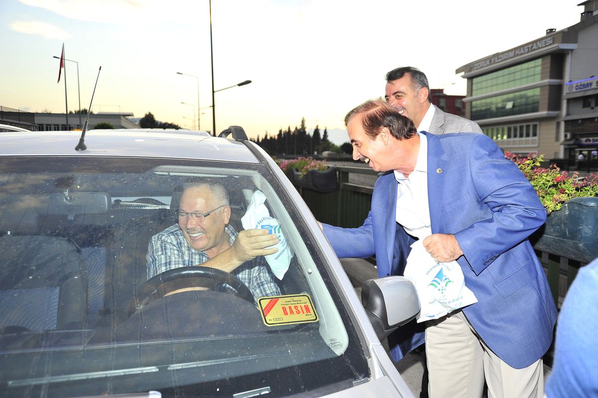 İftara Yolda Yakalananlara Kumanya