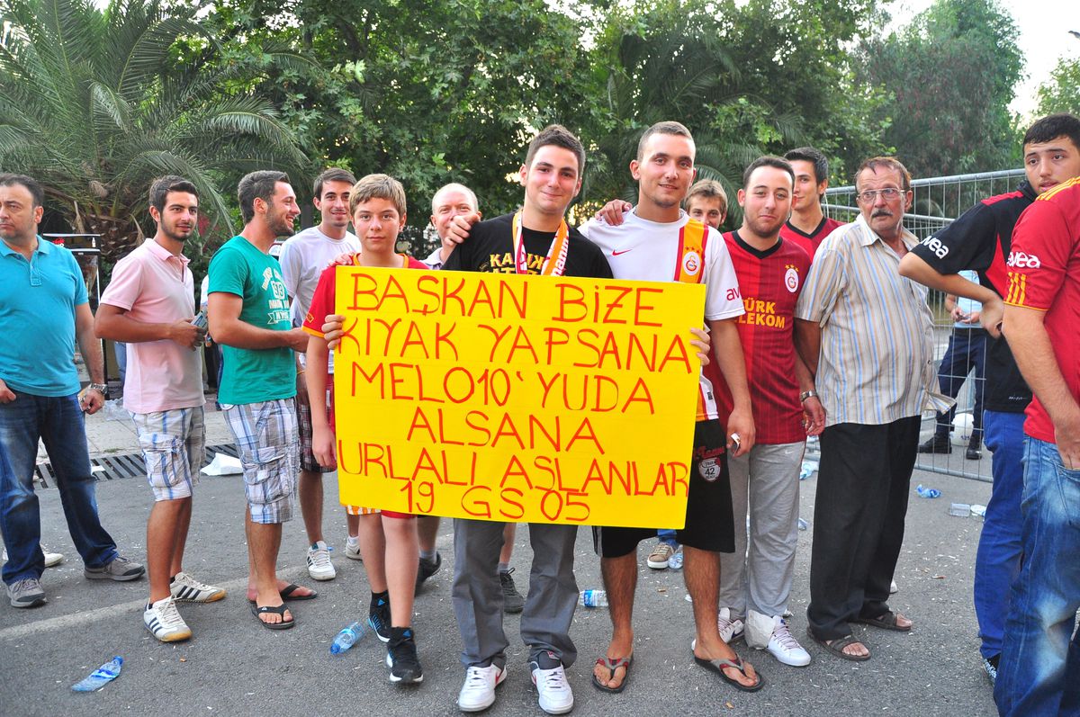 İzmir\'de Galatasaray İzdihamı