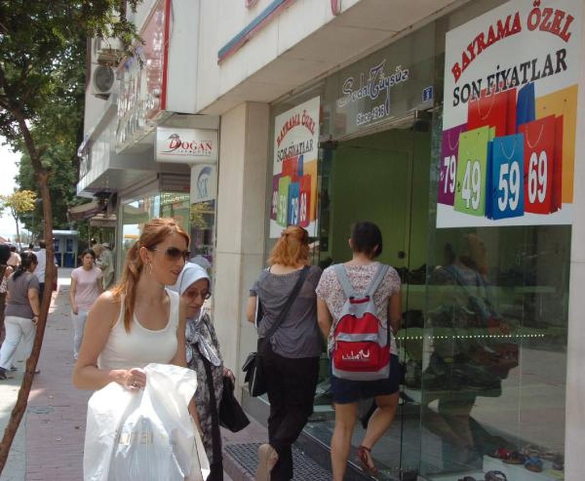Küçük Esnaf, Avm\'lere Karşı Çaresiz