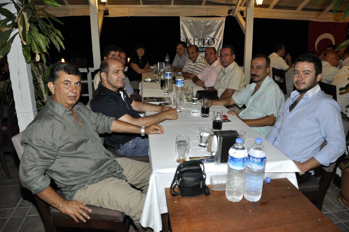 Kuşadası Ticaret Odası\'ndan İftar Yemeği