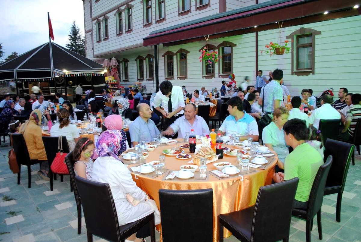 Söğüt\'te Sağlıkçılar İftar Yemeğinde Buluştu
