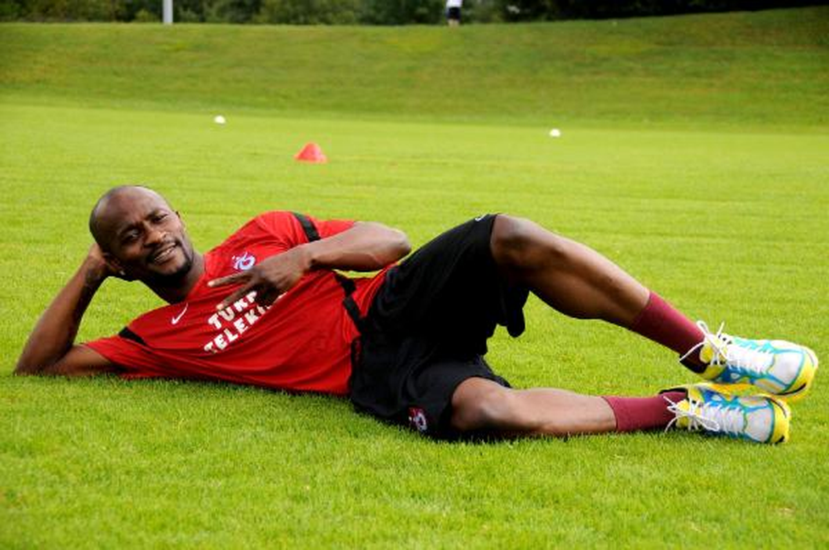 Trabzonsporlu Zokora\'ya Ülkesinden Davet