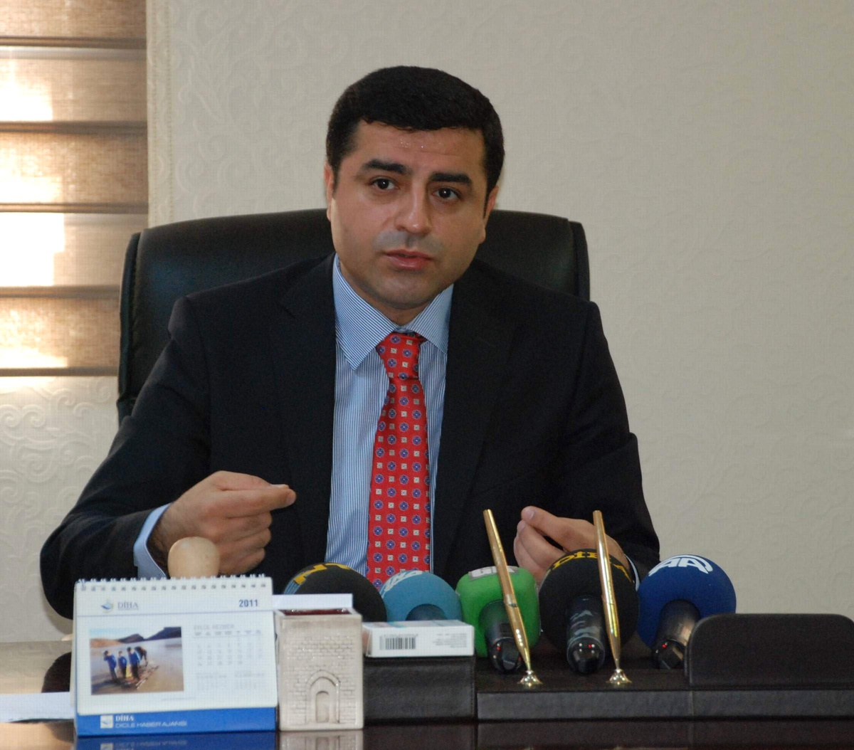 Uludere\'de Ölenlerin Aileleri Demirtaş\'ı Ziyaret Etti