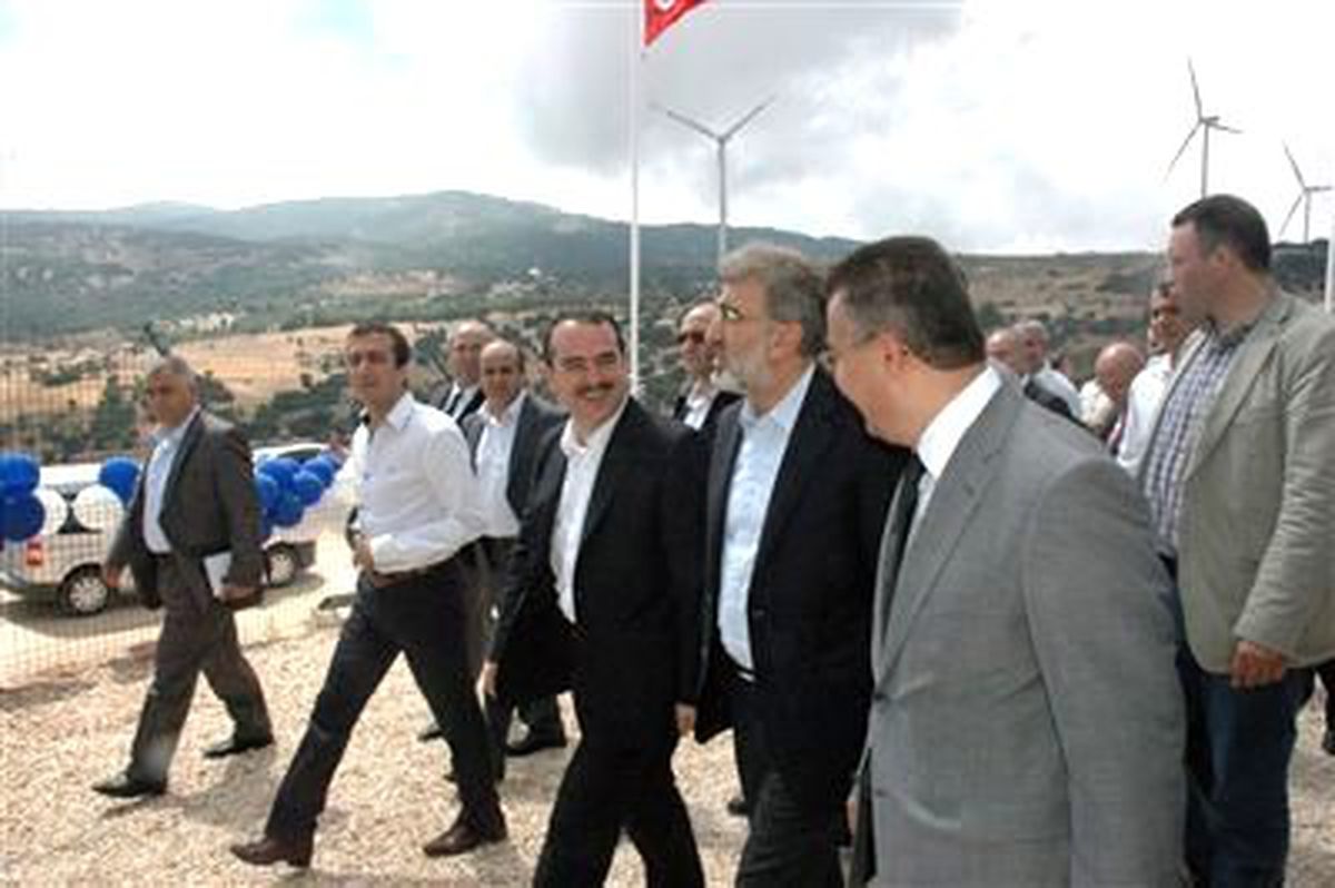 Adalet Bakanı Sadullah Ergin, Hatay\'da Yapımı Tamamlanan 27 Megawatt Kurulu Gücündeki Şenköy Rüzgar...