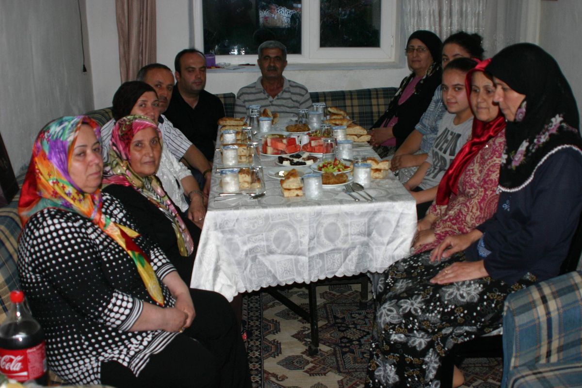 Ak Partiden İhtiyaç Sahibi Ailelere Ziyaret