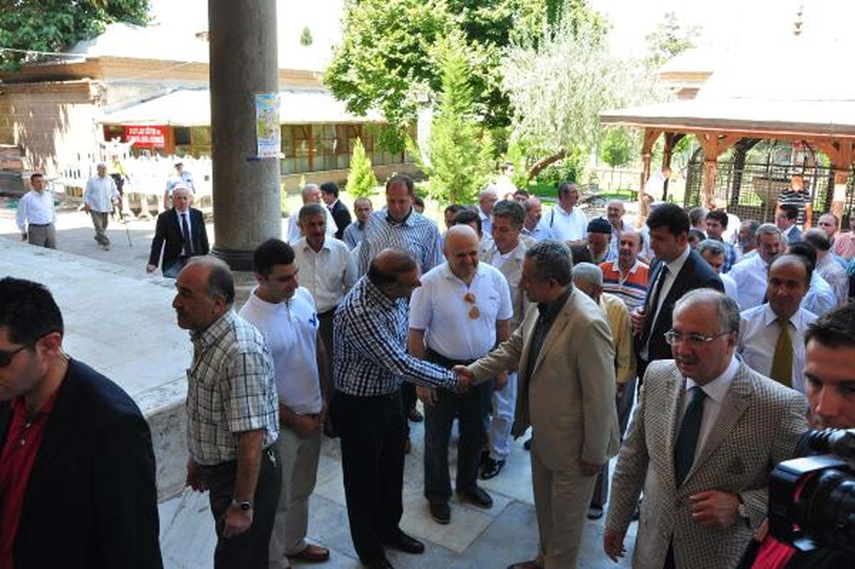 Arınç: PKK Hem Tecavüzlere Hem de Saldırılara Devam Ediyor