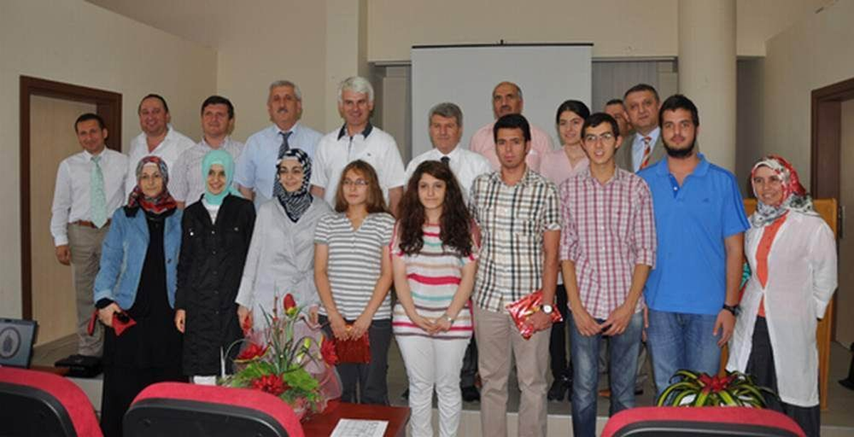 Başarılı Öğrenciler Altın ile Ödüllendirildi