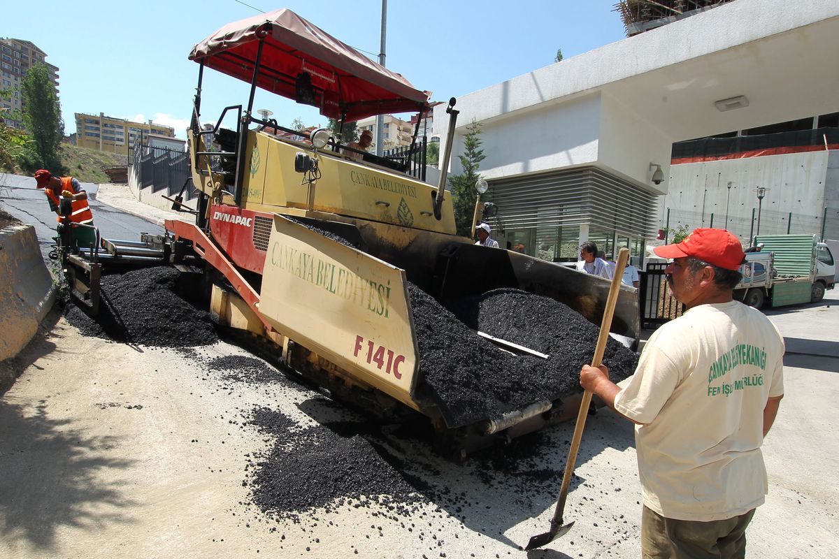 Çankaya Belediyesi\'nden Adım Başı Asfalt Hizmeti