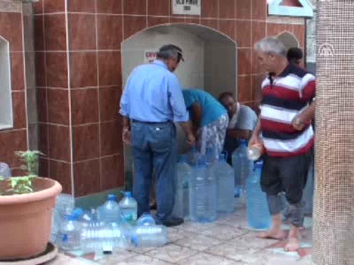 Damacanayı Bırakan Kaynağa Koştu