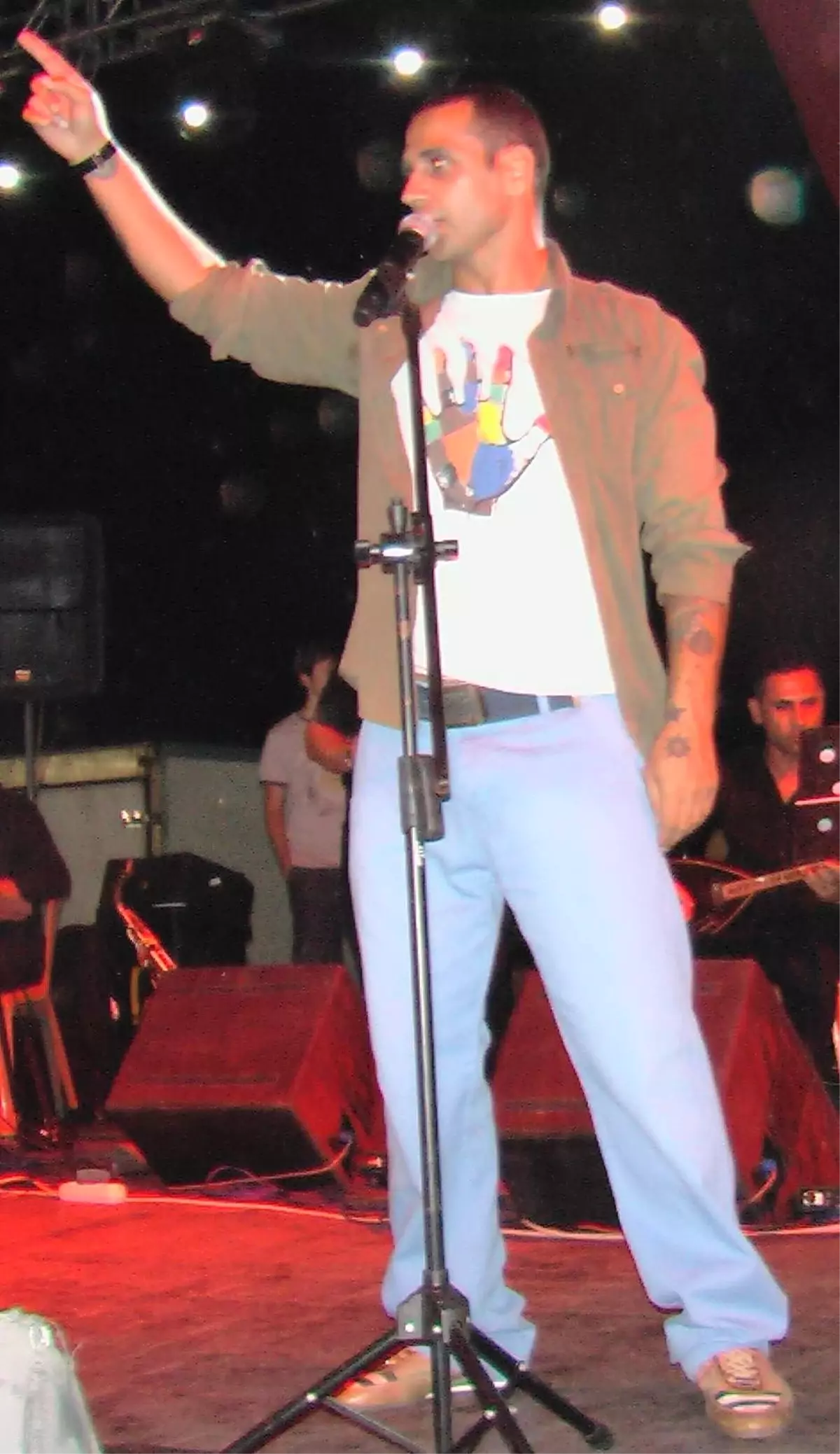 Doğuş, Alaşehir\'de Hayranlarıyla Buluştu