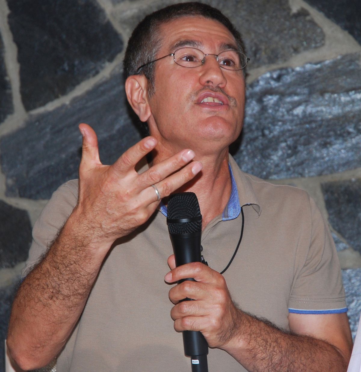 Fındık Üzerinde Oyun Oynanıyor