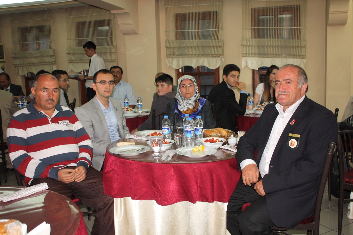 Gazi ve Şehit Aileleri İftarda Bir Araya Geldi