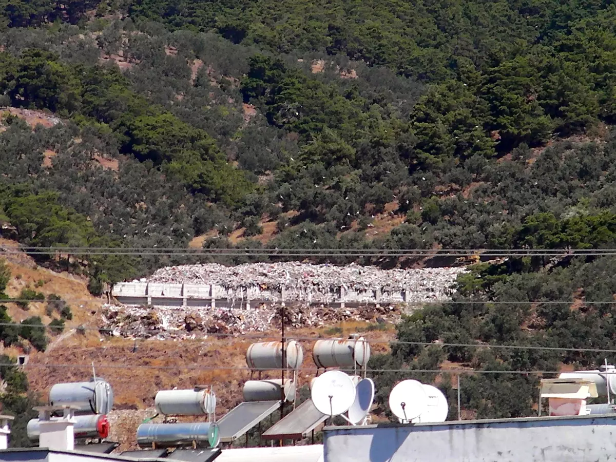 Kazdağlarındaki Belediye Çöplüğüne İnceleme