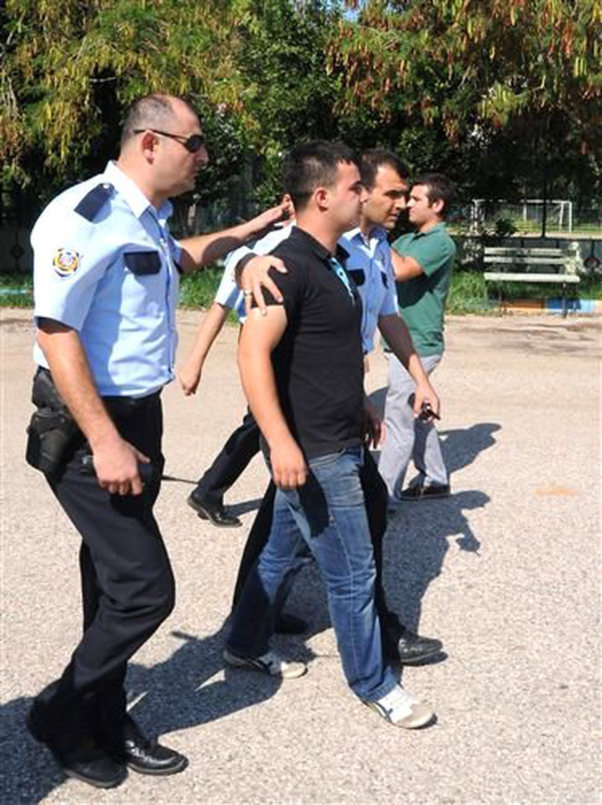 Oğlu İçin Kendini Yakmak İstedi