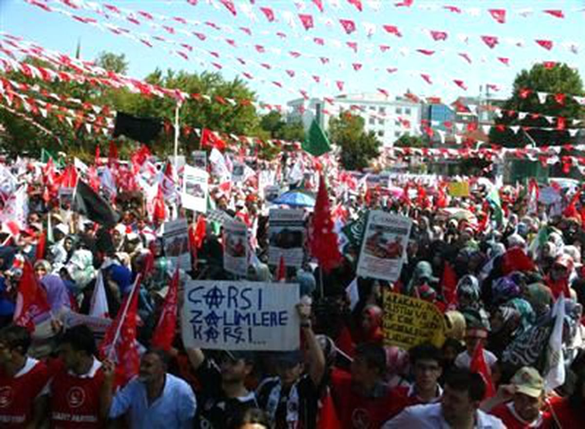 Saadet Partisi Tarafından Düzenlenen Mitingle Arakan Katliamı Protesto Edildi