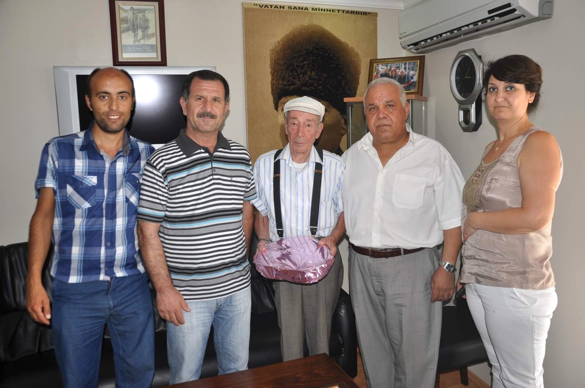 Yarım Asrın Bakkal Amcası Mesleğine Veda Etti