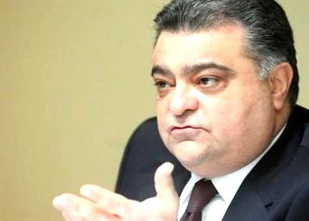 Ahmet Özal\'a İcra Şoku