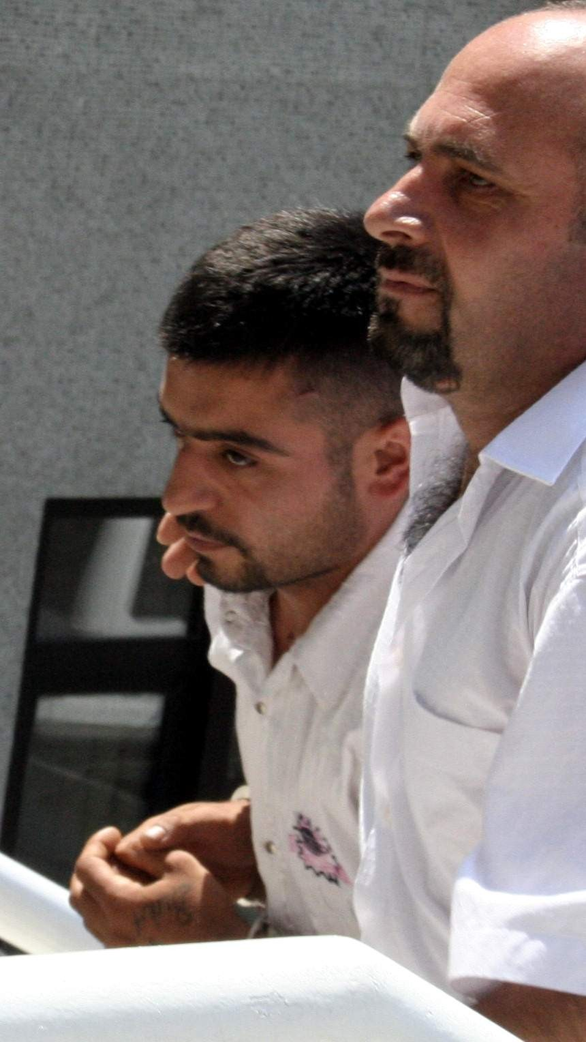 Aranan Hırsızlık Zanlısını İhbar Yakalattı