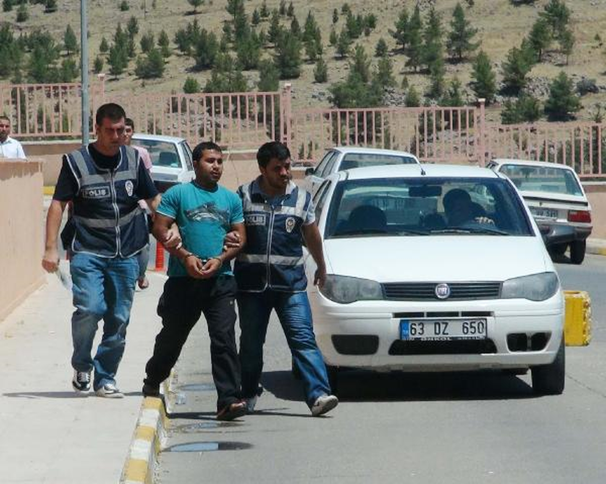 Aranan Hükümlü, Evlenince Yakalandı