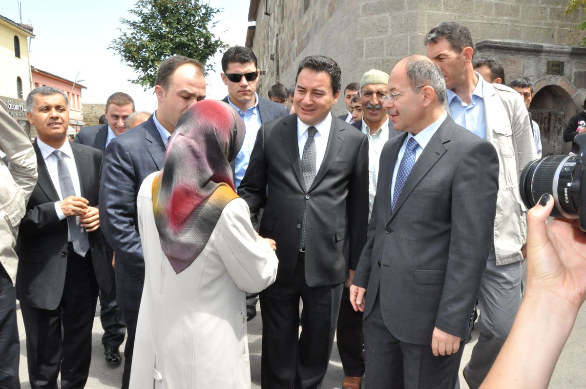 Babacan ve Bakan Akdağ, Erzurum\'da Esnafı Ziyaret Etti