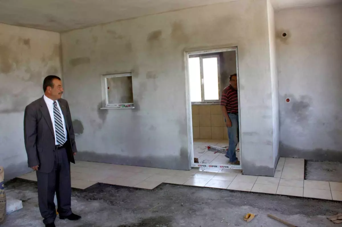 Davulbaz Köy Odası Bitmek Üzere