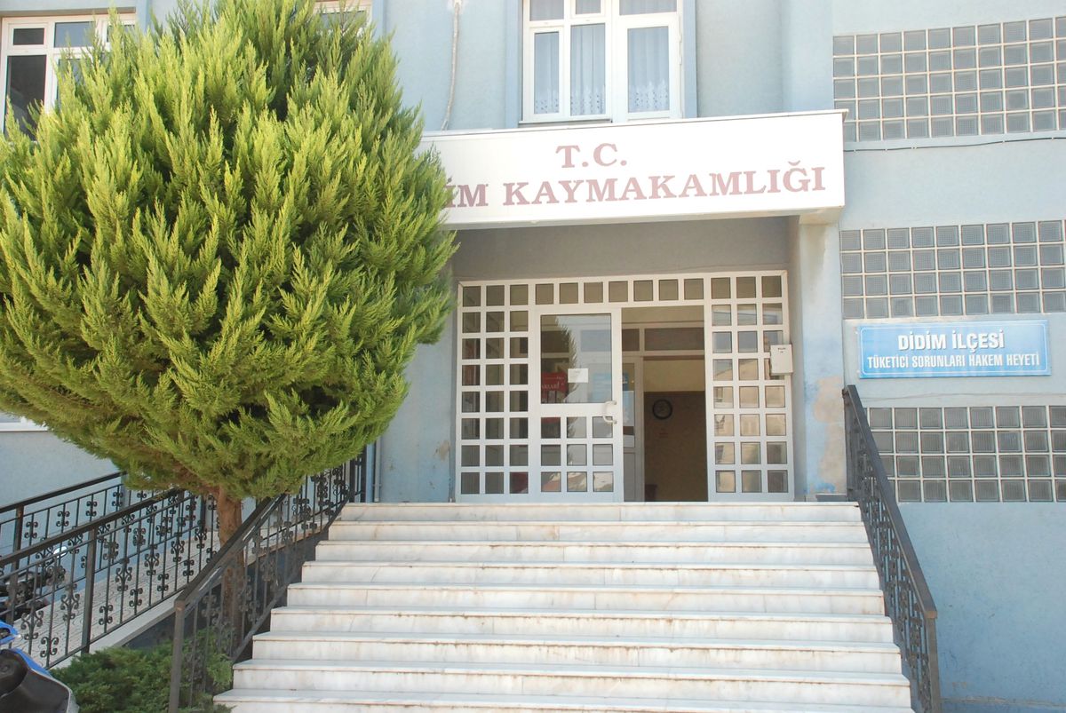 Didim Kaymakamlığı\'ndan 420 Aileye Ramazan Yardımı