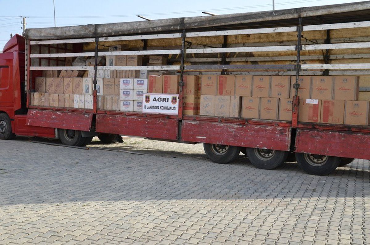 Doğubayazıt\'ta 17 Bin 65 Karton Kaçak Sigara Ele Geçirildi