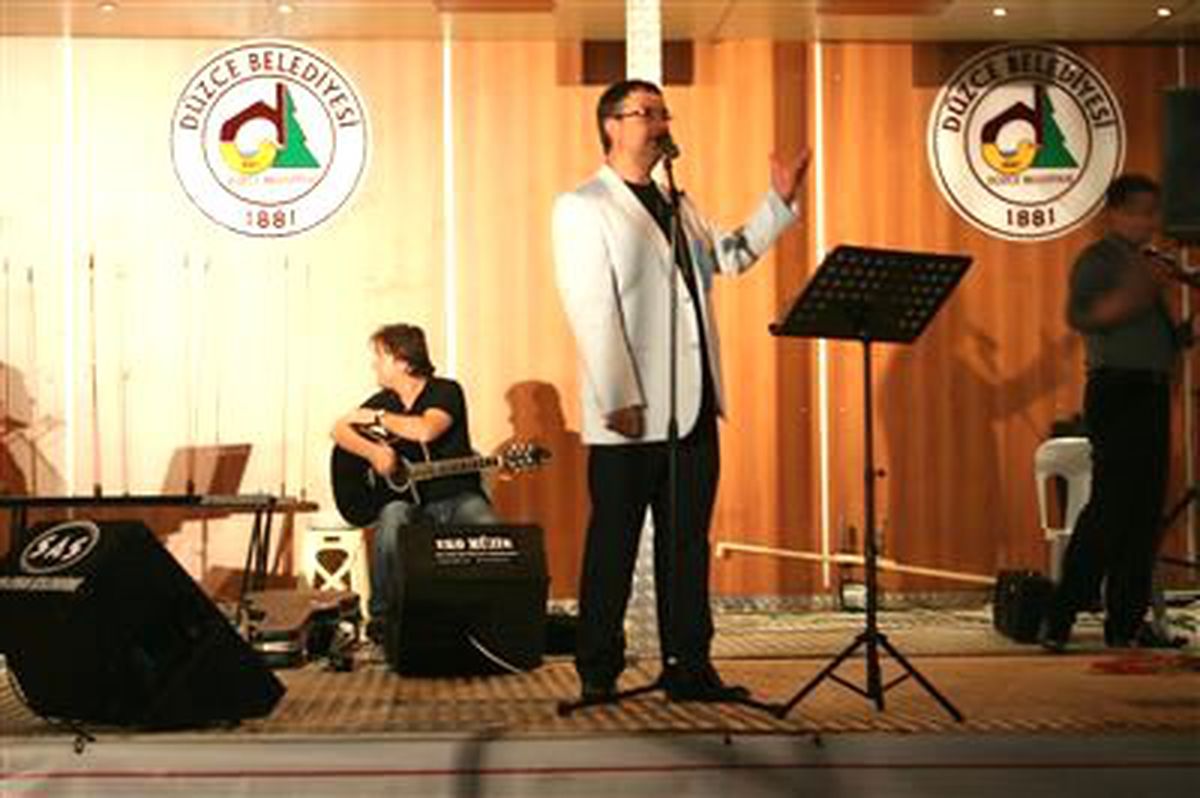 Düzce\'de İbrahim Sadri Beğenildi